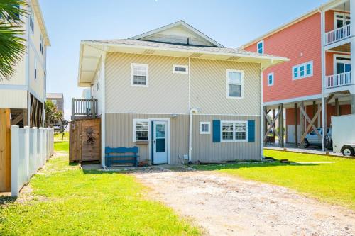 Coastal Breeze by Oak Island Accommodations - photo 10