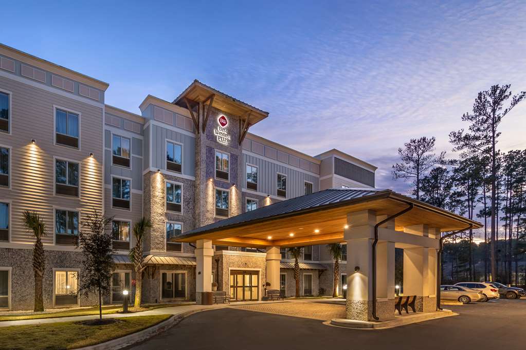Best Western Plus Bluffton Hilton Head Hotel - carbon neutral hotel in Bluffton