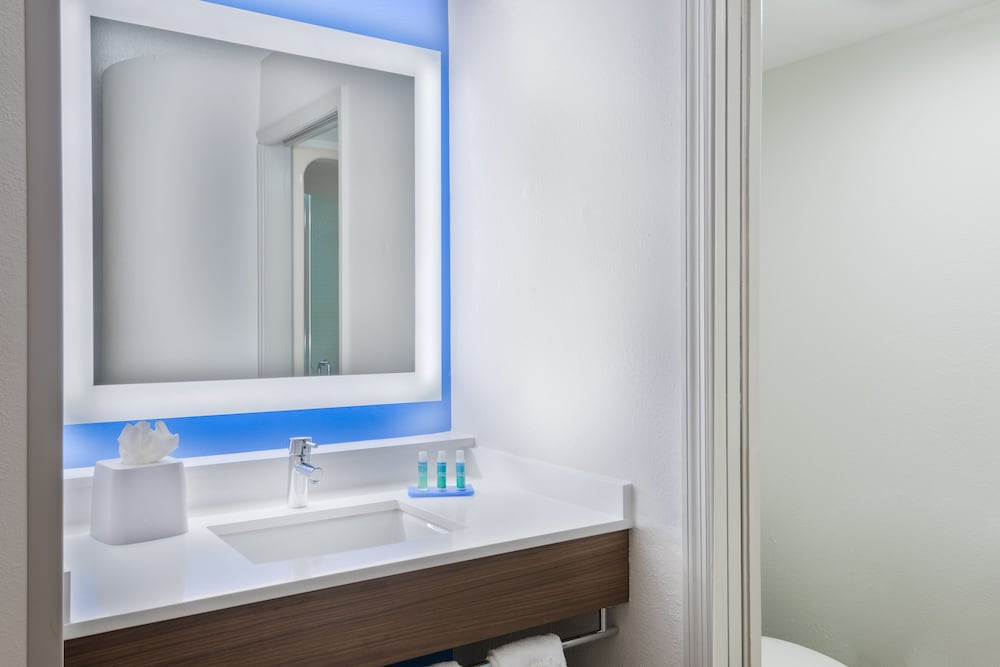 Holiday Inn Express & Suites Nearest Universal Orlando by IHG - photo 23