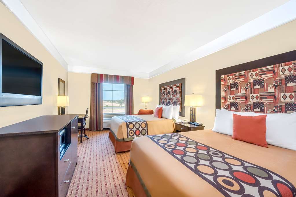 Super 8 by Wyndham Hidalgo McAllen Area - photo 9