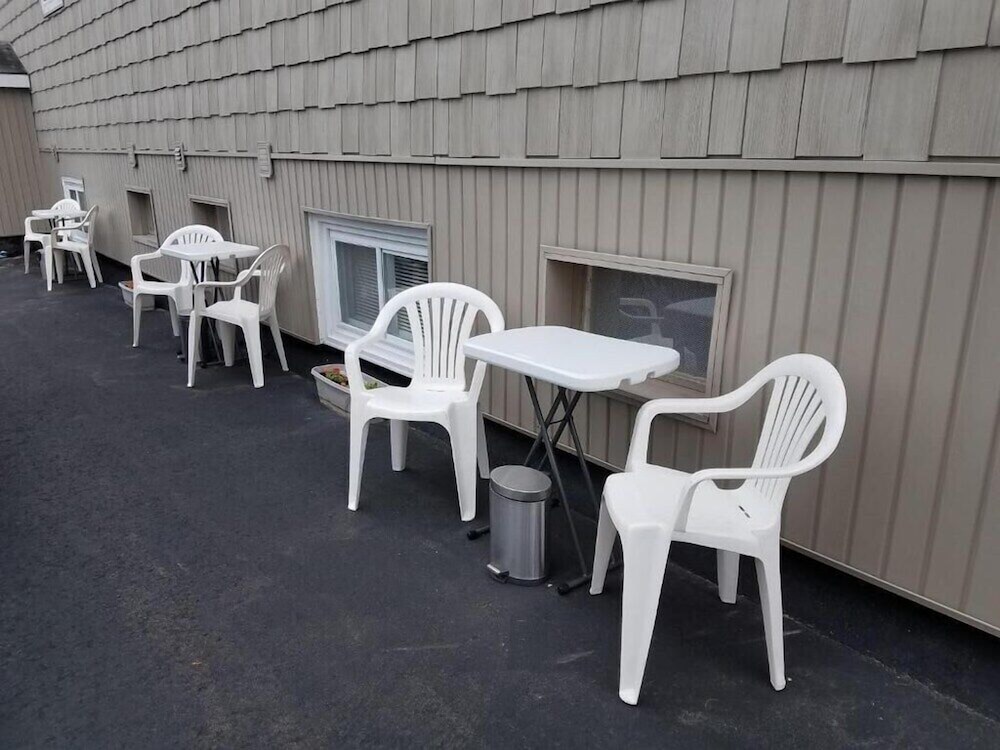 Green Dolphin Motel - photo 42