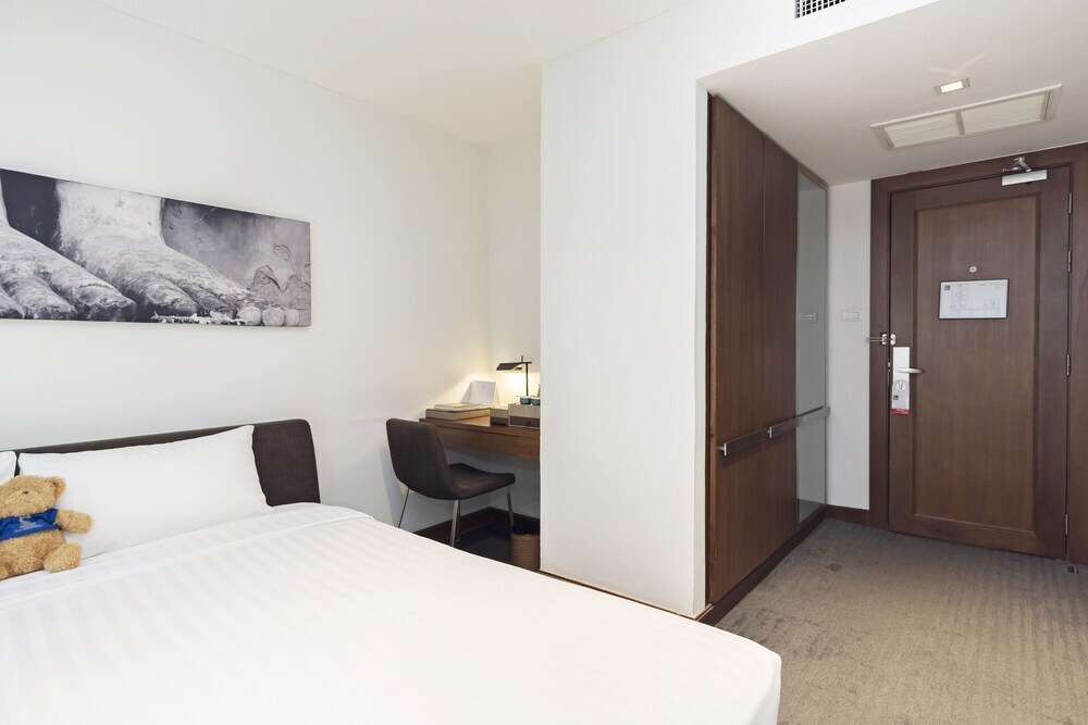 S33 Compact Sukhumvit Hotel — hotel in Watthana