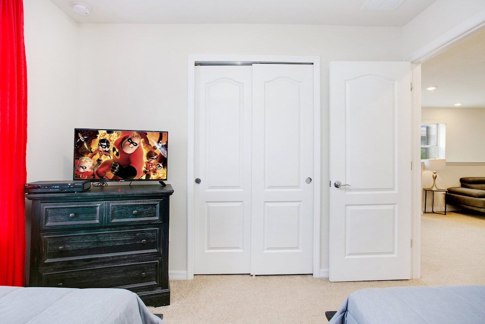 5 Bdrm 5 Bathrm Home at Solterra — 4-Star Luxury Hotel in Davenport, United States