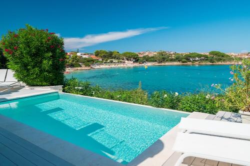 Villa Bianca with a heated swimming pool — 4-Star Luxury Hotel in Golfo Aranci, Italy