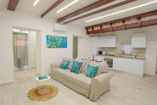 Casa Macrì Vadoalmare Immobiliare — 4-Star Luxury Hotel in Vado Ligure, Italy