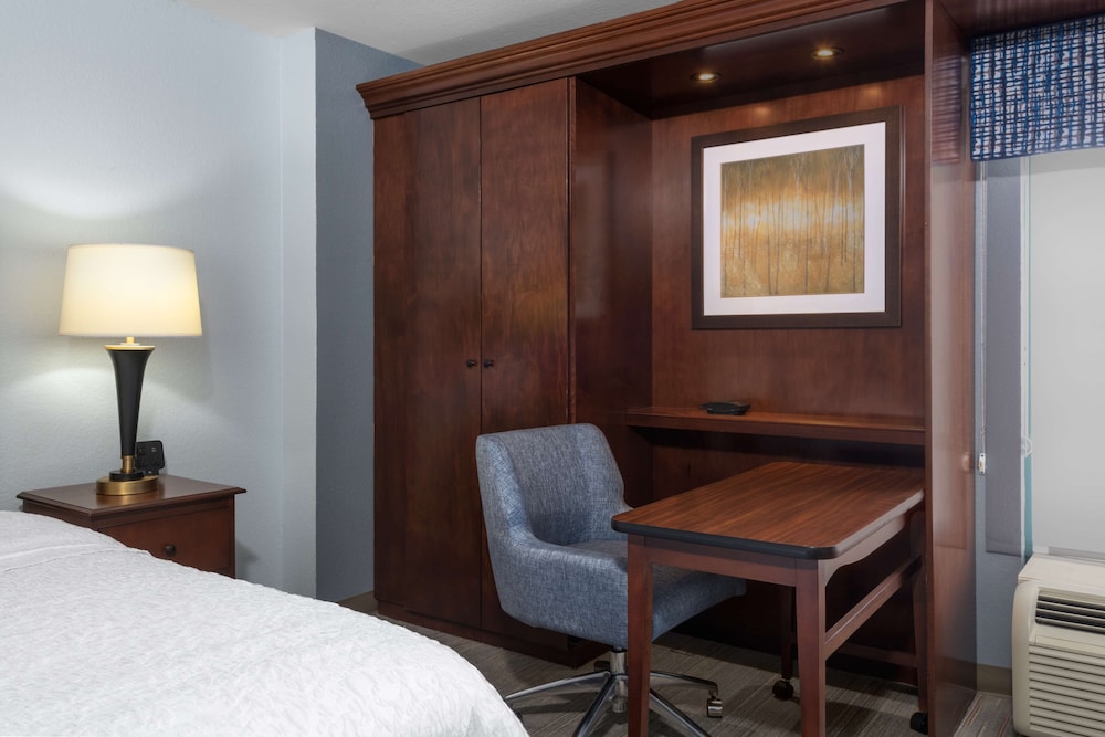 Hampton Inn Denver International Airport - photo 10