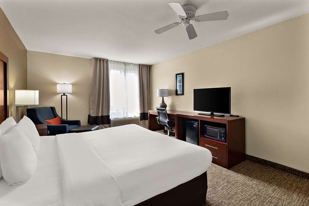 Comfort Inn & Suites Sequoia Kings Canyon - photo 17