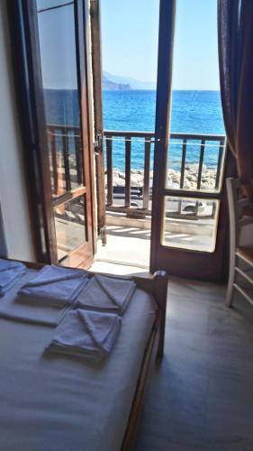 Spamandos Rooms in Palaiochora, Greece