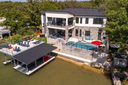 Endless Sunset with Concierge Services - carbon neutral hotel in Marble Falls