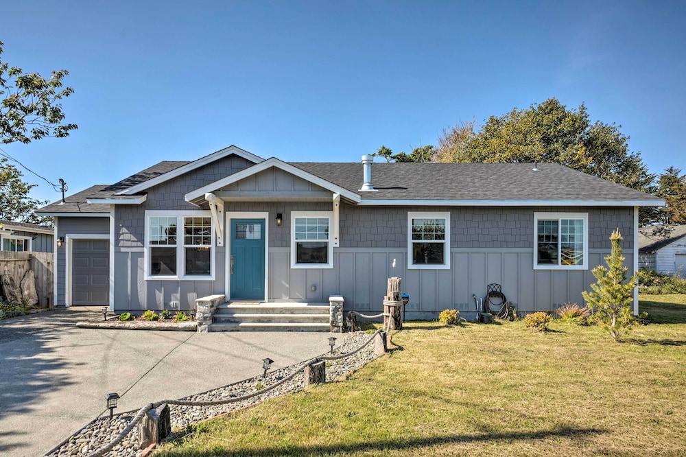 Coastal Getaway by Pebble Beach And Redwoods in Crescent, United States