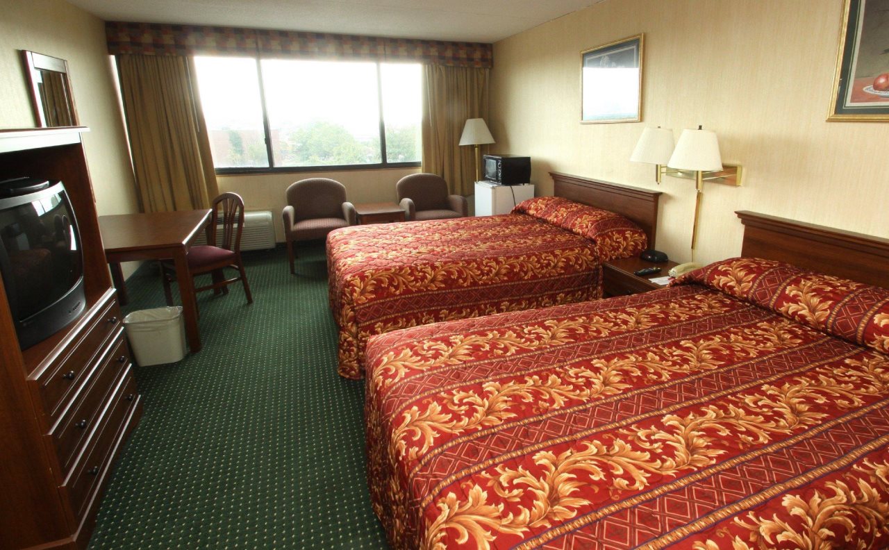Stratford Hotel & Conference Center - photo 11