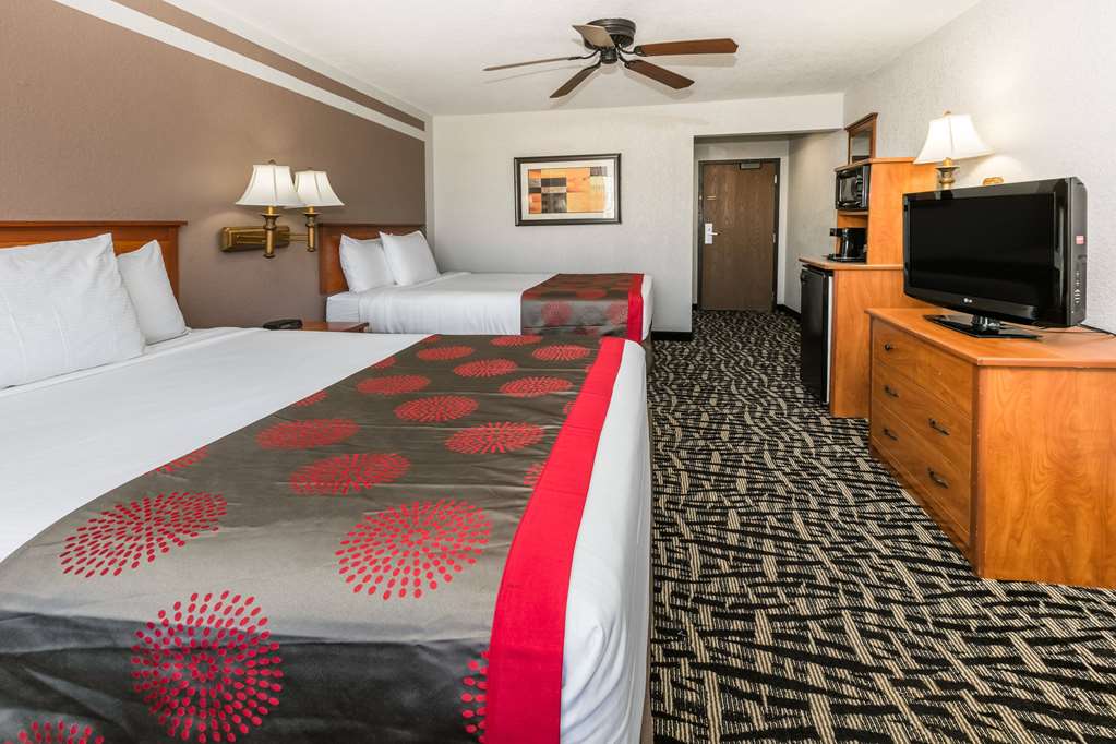 Ramada by Wyndham Oklahoma City Airport North - photo 10