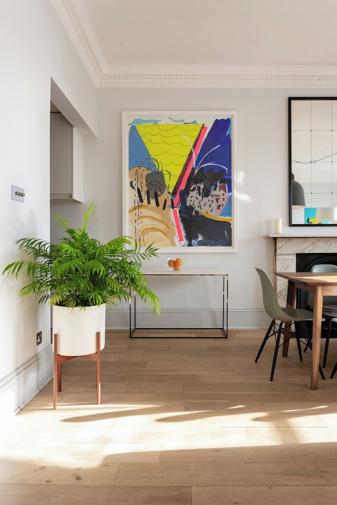 Talbot Road VI by Onefinestay — 4-Star Luxury Hotel in London, United Kingdom