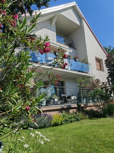 City Vendégház Balatonfüred — 4-Star Luxury Hotel in Balatonfured, Hungary