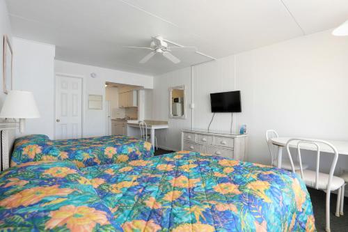 Commander by the Sea Motel - photo 26