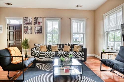 5 mins to DT & Forsyth Balcony Parking Mini Gym in Savannah, United States