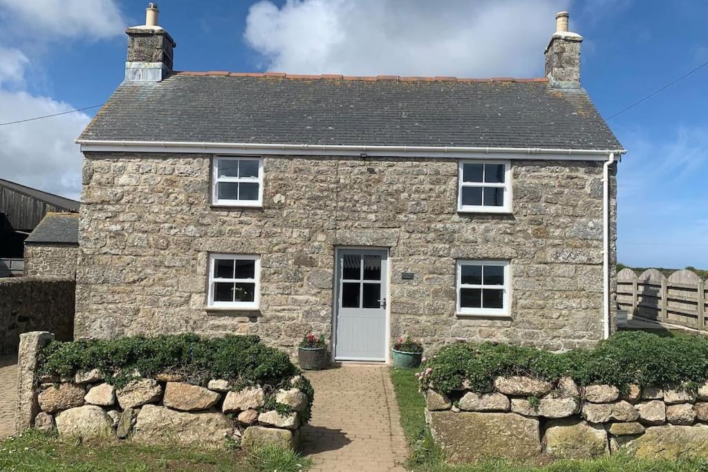 Folly Farm Cottage Cosy Secluded near to St Ives — 4-Star Luxury Hotel in St Ives, United Kingdom