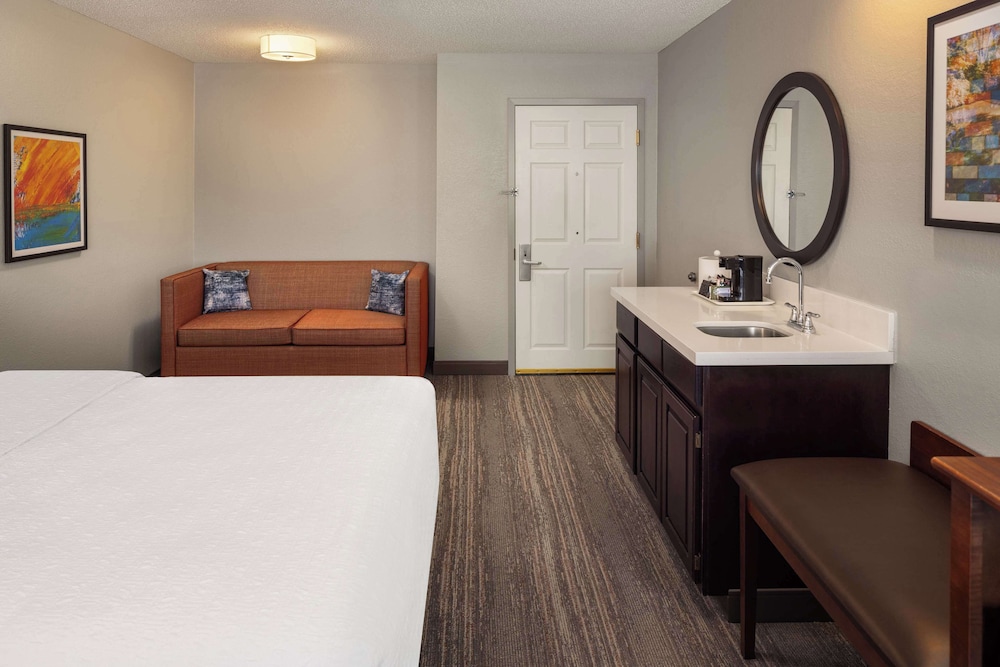 Hampton Inn Minneapolis NW Maple Grove - photo 5