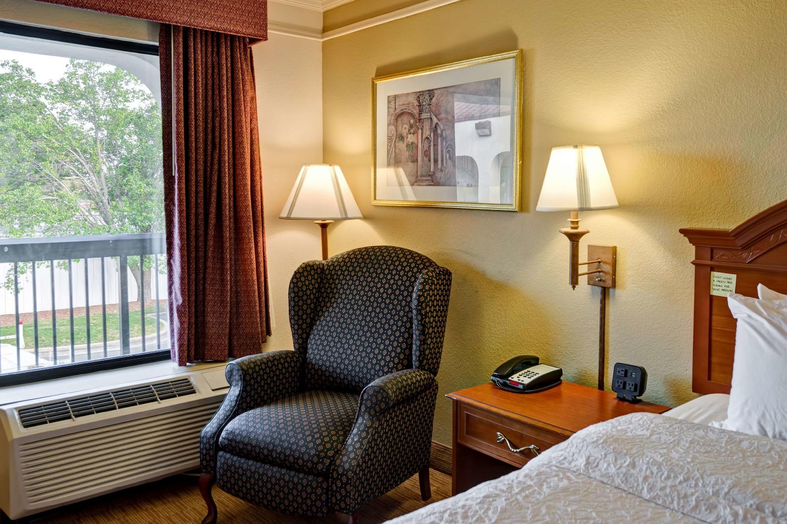 Quality Inn Hamilton Place - photo 11