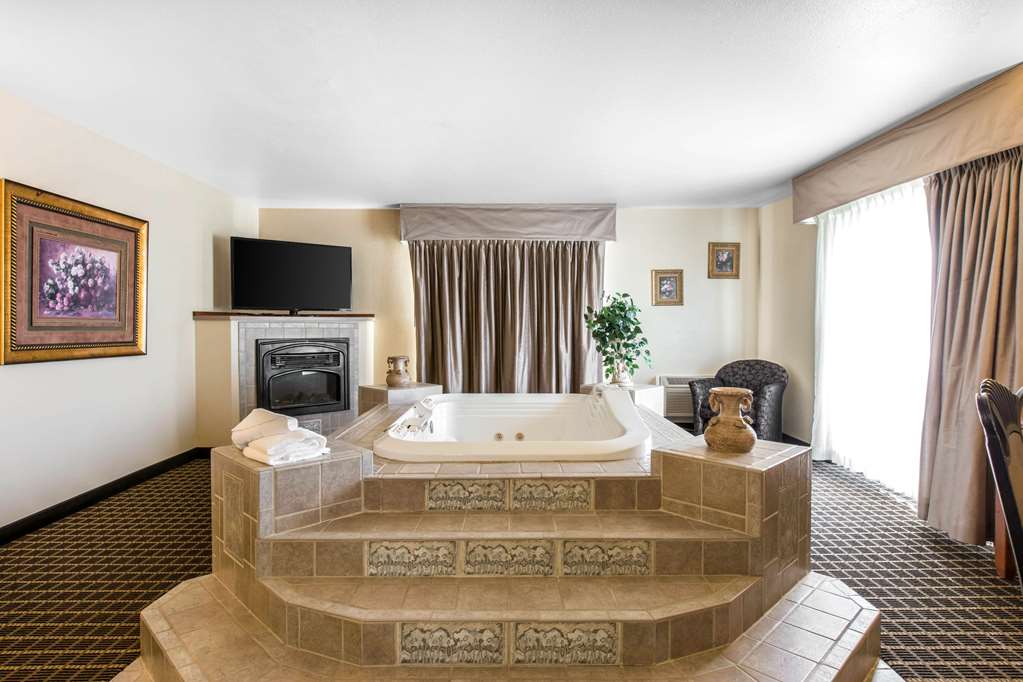 Quality Inn & Suites Silverthorne Copper Mountain - photo 18