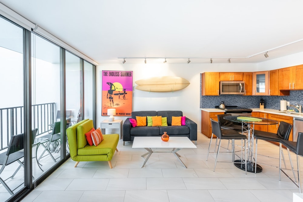 7th Floor Garden View Condo In Walking Distance to Waikiki Beach condo — 4-Star Luxury Hotel in Honolulu, United States