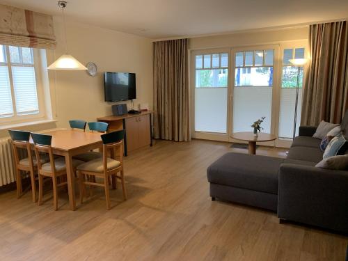 Dünenpark Binz Komfort Ferienwohnung mit 1 Schlafzimmer und Balkon im Obergeschoss 206 — 4-Star Luxury Hotel in Ostseebad Binz, Germany
