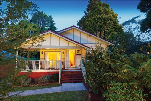 Brantwood Cottage Luxury Accommodation — 5-Star Luxury Hotel in Blackheath, Australia