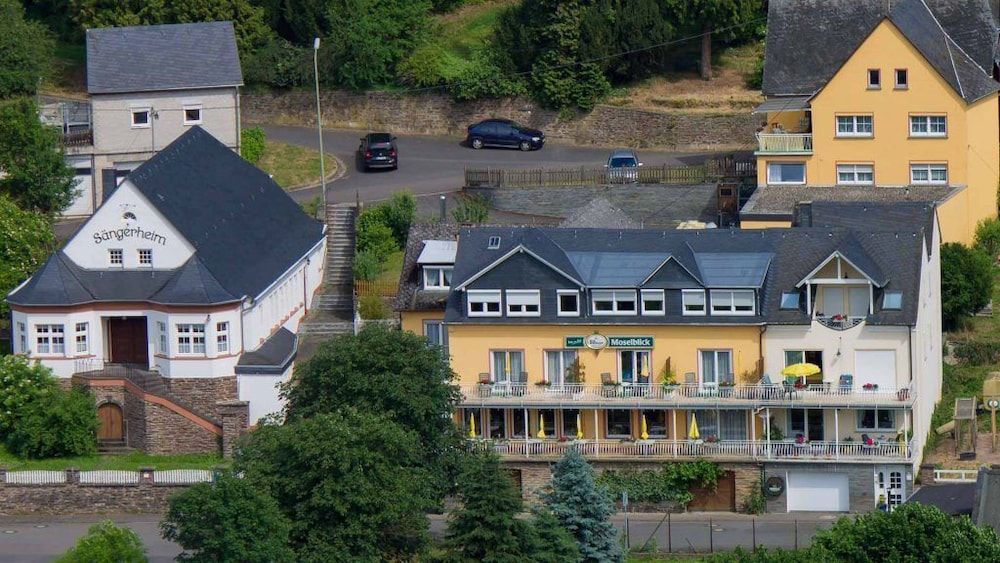 Hotel Weinhaus Moselblick — Burg