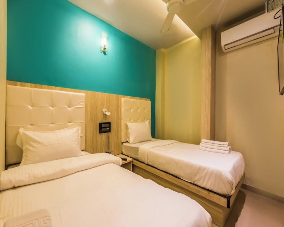Oyo Rooms Andheri East Asalpha Metro Station 4