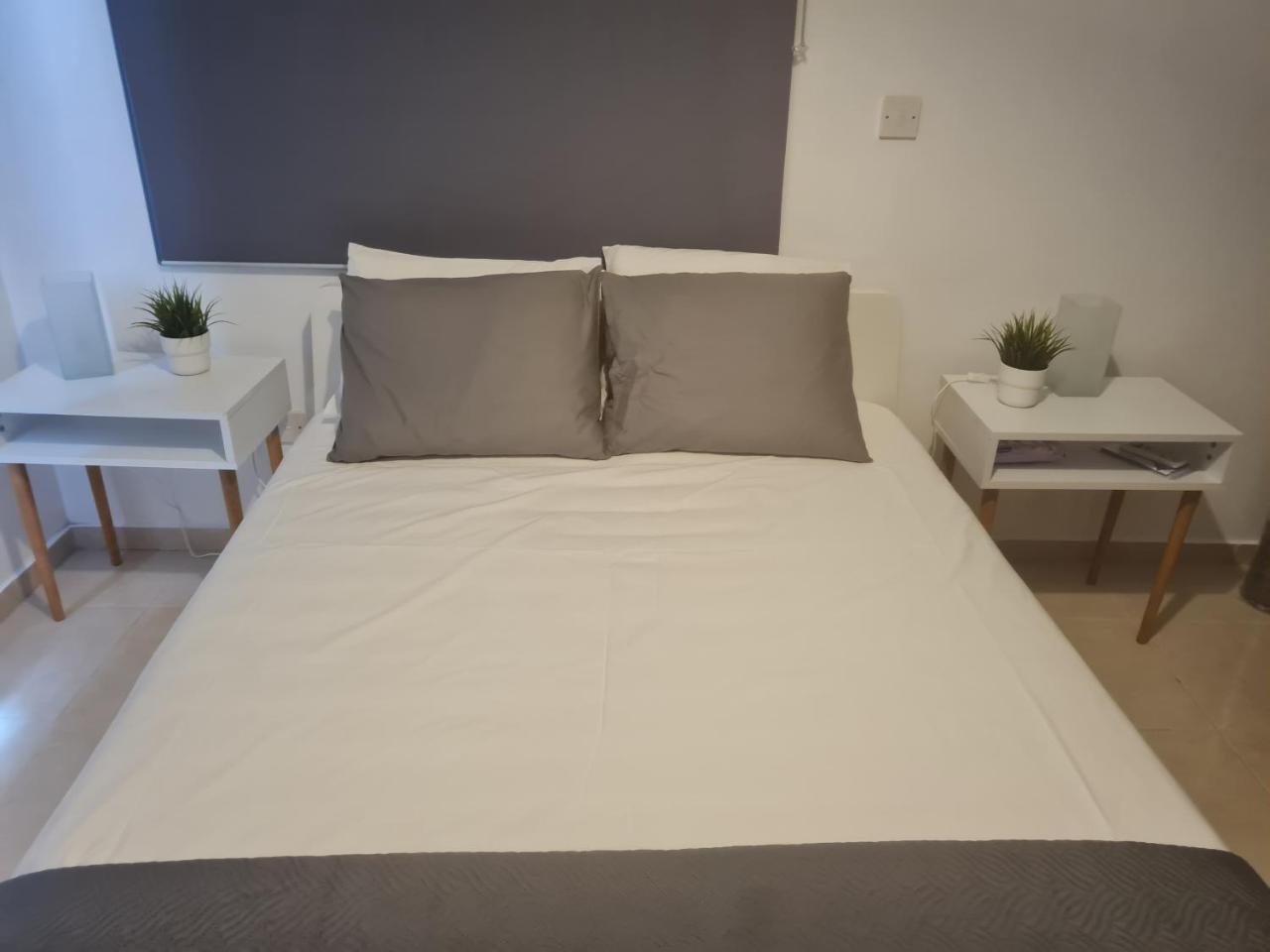 Blue Pearl Holiday Apartments with Pool in Kato Paphos