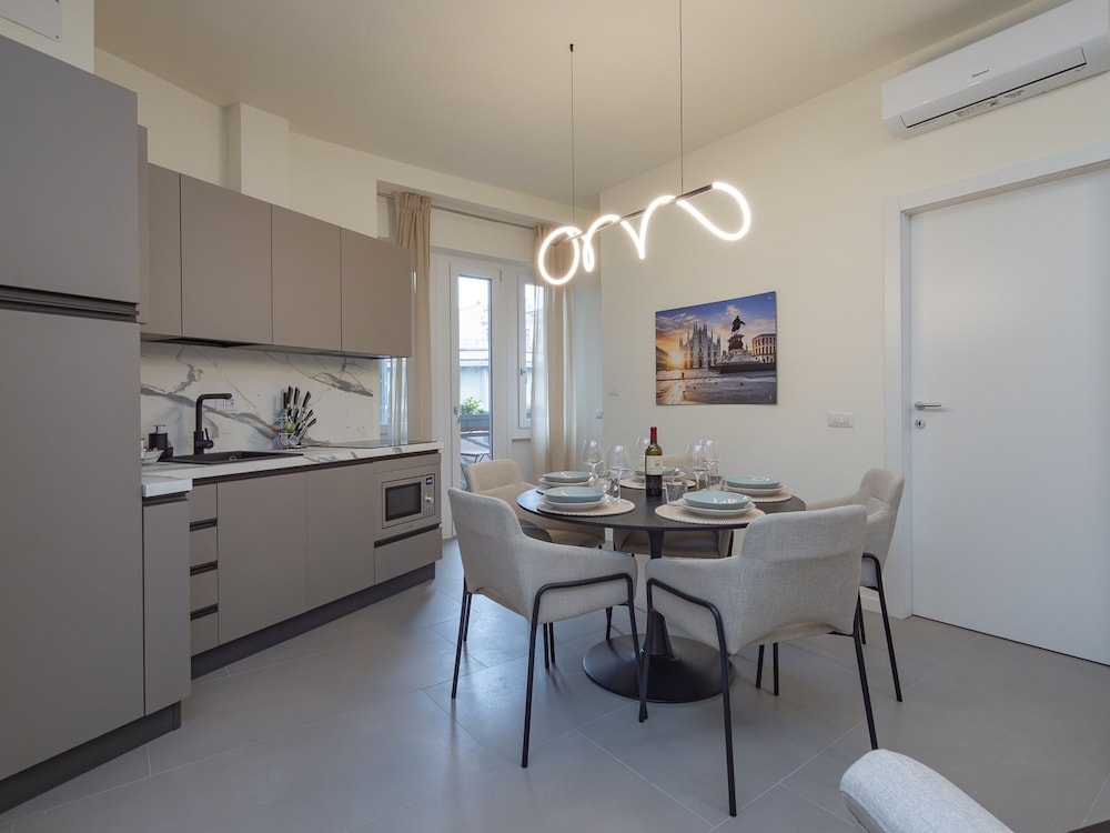 Spacious 2BDR with balcony Arco Sempione Area by Rentopolis — 4-Star Luxury Hotel in Milan, Italy