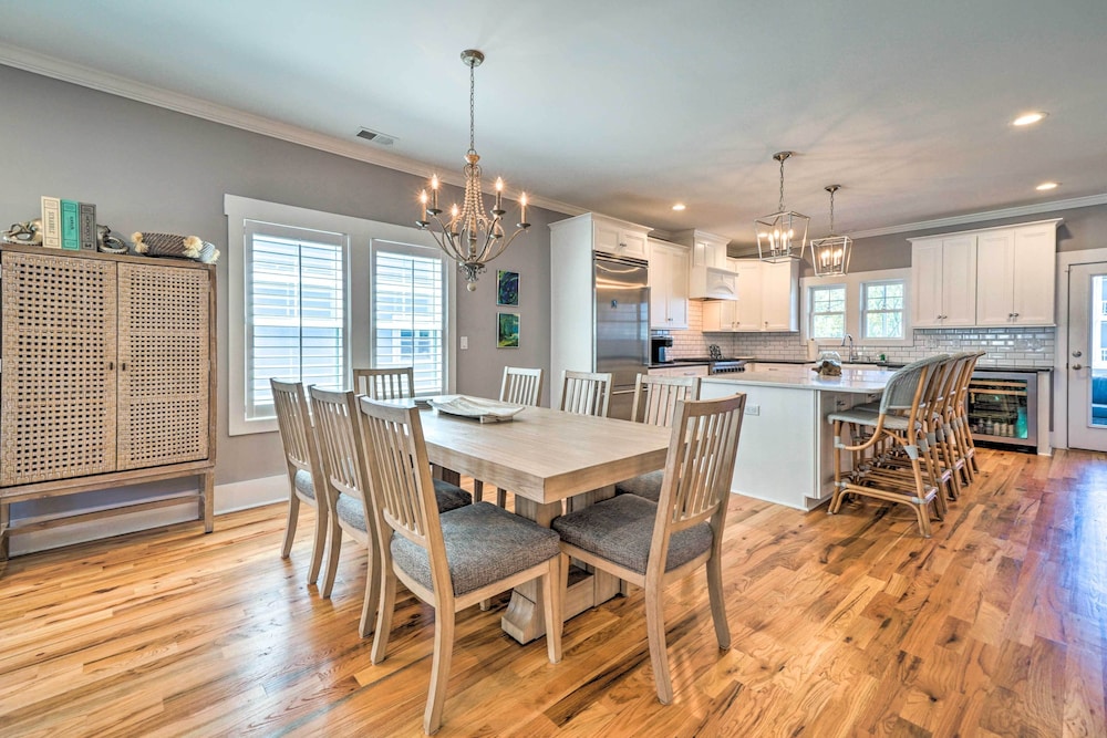 Bright Coastal Abode With Porch & Beach Access — Carolina Beach — photo 4
