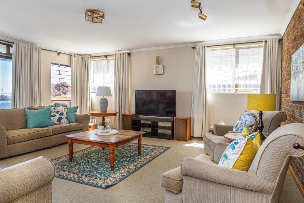 5 Bedroom Traditional Fisherman’s Old Gem W Panoramic Views Bloubergstrand Cape Town