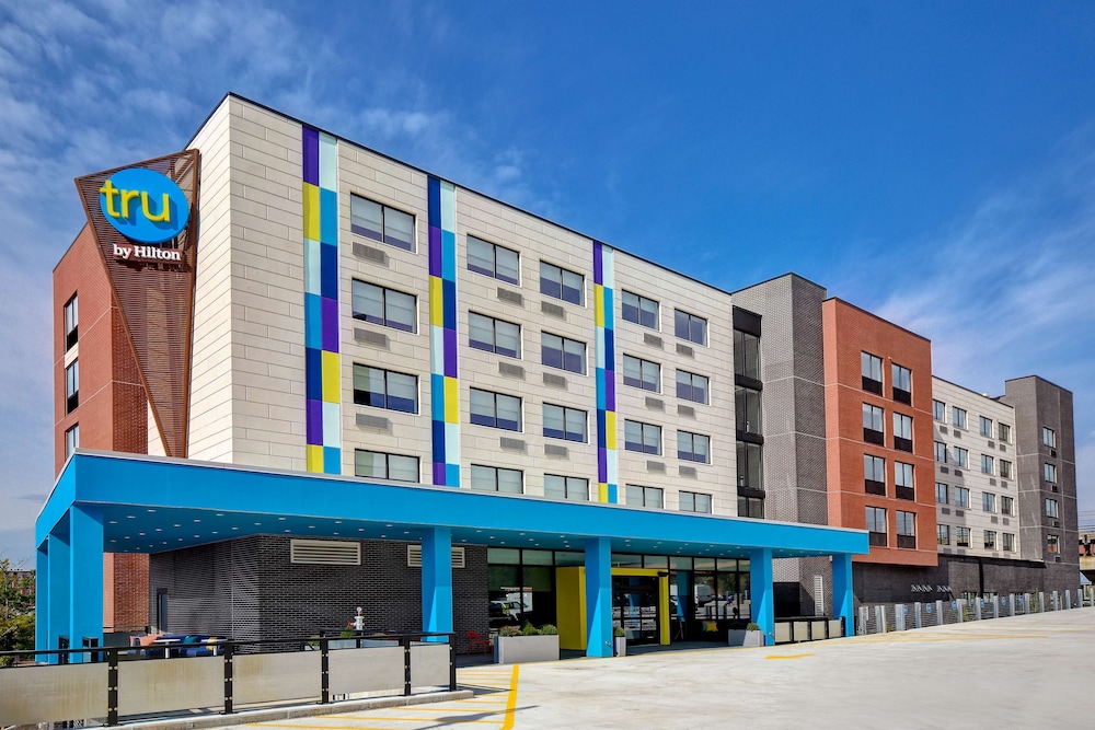 Tru by Hilton Manchester Downtown - photo 37