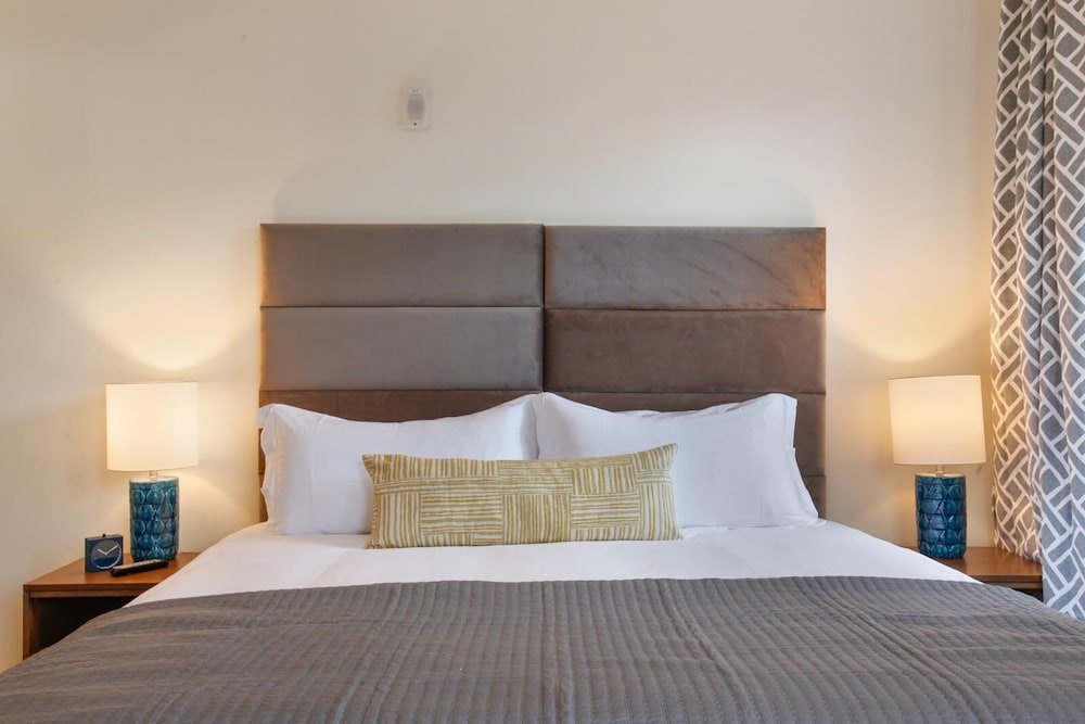 The Present Hotel - photo 10