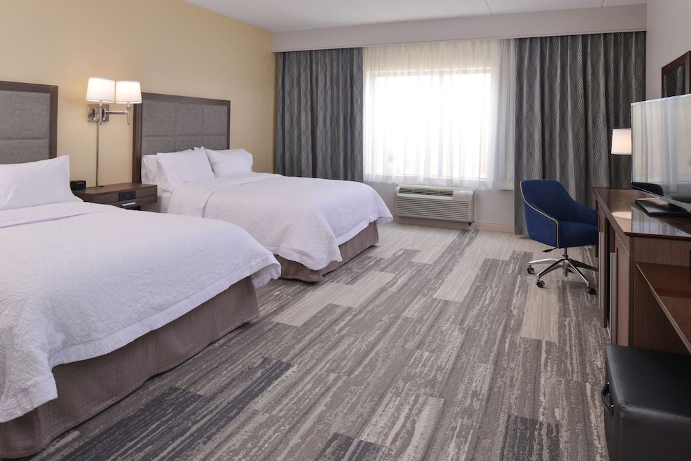 Hampton Inn & Suites Cincinnati Mason - photo 9