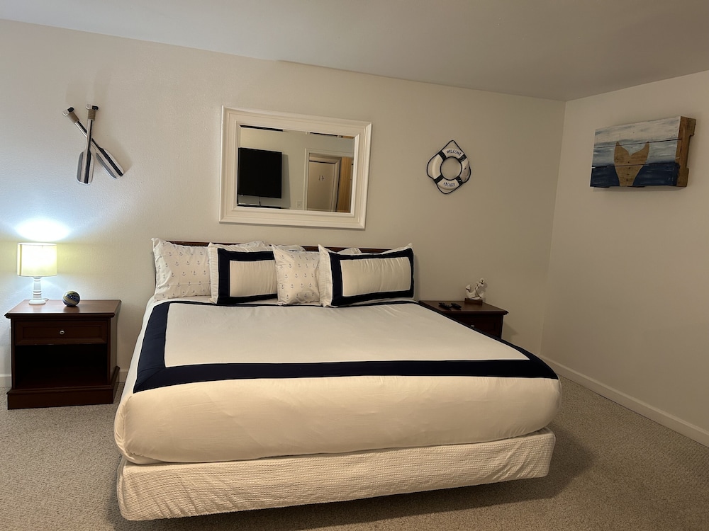 Newport Bay Motel - photo 11