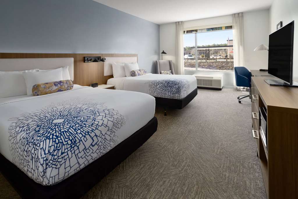 La Quinta Inn & Suites by Wyndham Locust Grove - photo 25