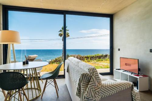 GuestReady Relax & Ride the Waves in Sao Vicente, Portugal