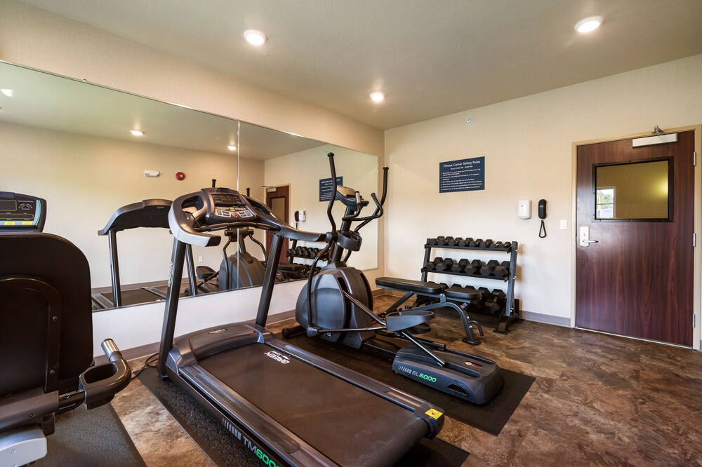 Cobblestone Hotel & Suites Victor - photo 24