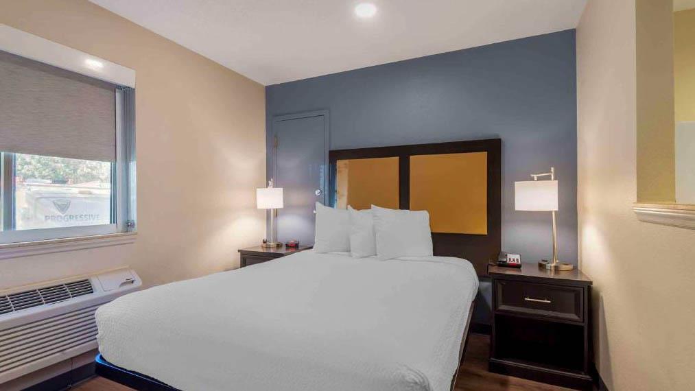Studio 6 Suites Charlotte NC Tyvola Rd Executive Park - photo 26