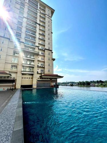 Elegant Riverine Diamond Homestay With Pool — 4-Star Luxury Hotel in Kuching, Malaysia