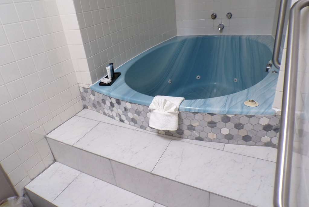 Elkins Economy Inn - photo 14