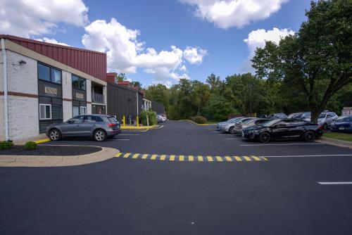 Excel Inn & Suites - photo 3