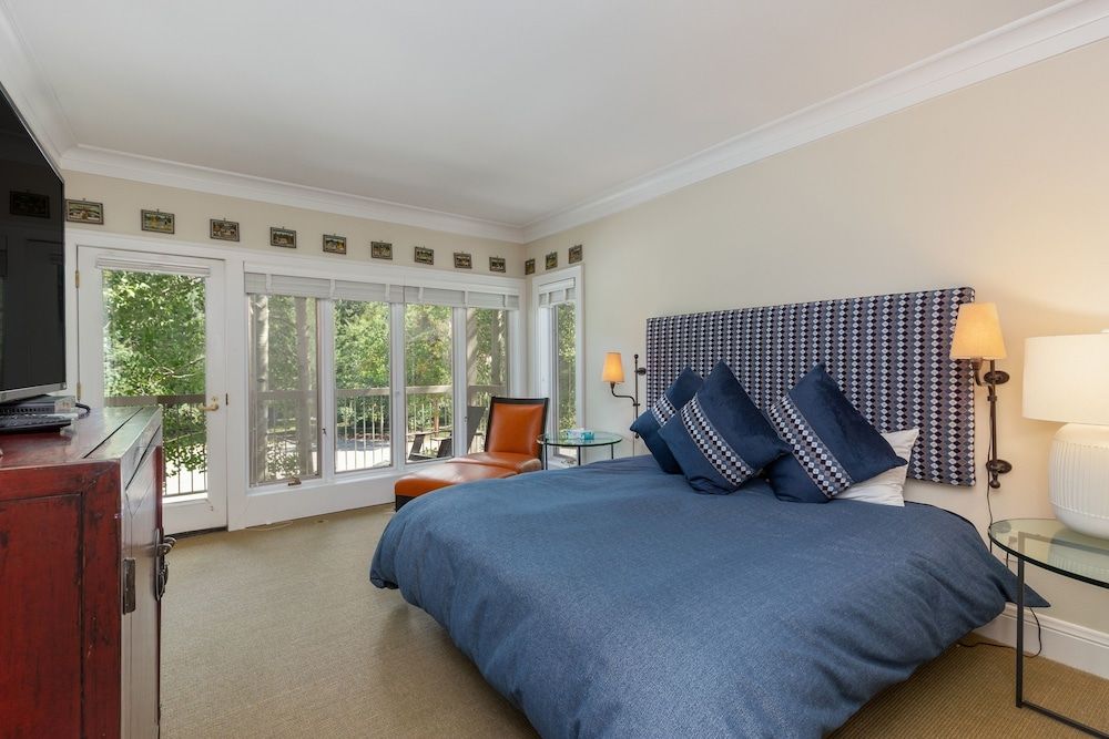 2708_Chateaux_Dumont_3Bed_Platinum - photo 4