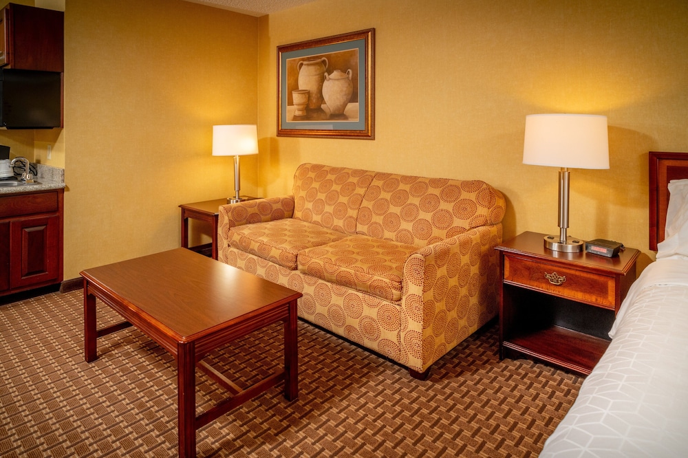 Holiday Inn Express Hotel & Suites Hazard by IHG - photo 26