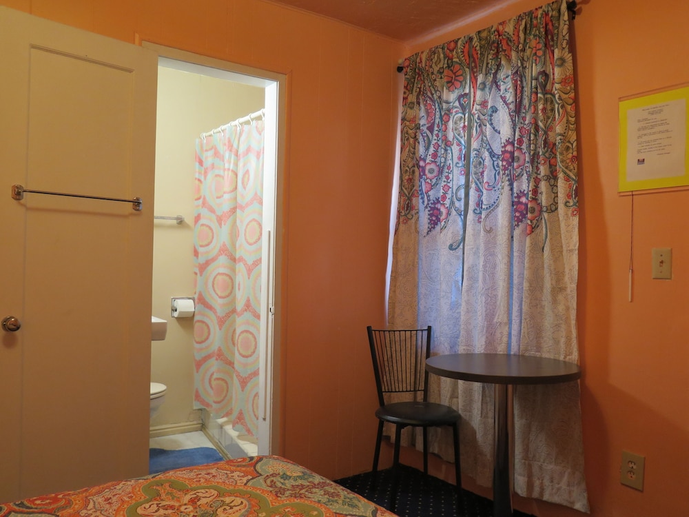 Pillow Talk Motel - photo 11