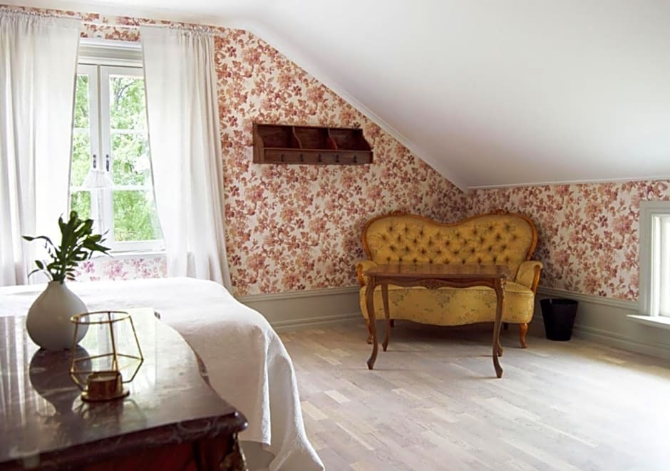 Villa Fryksta — 4-Star Luxury Hotel in Kil, Sweden