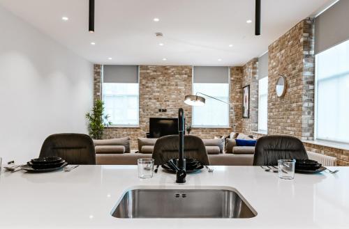 Khayat Homes Kings Cottage — 4-Star Luxury Hotel in London, United Kingdom