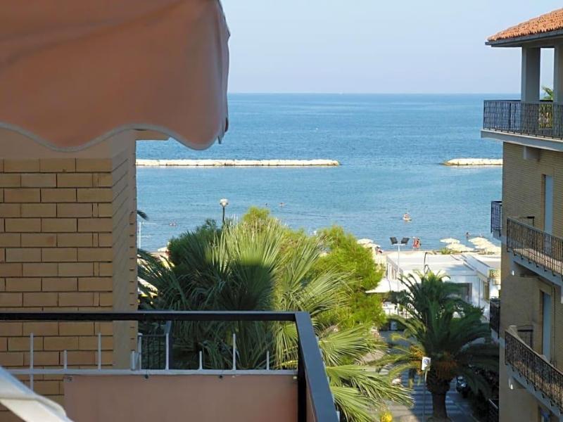Hotel Bologna — hotel in San Benedetto Del Tronto